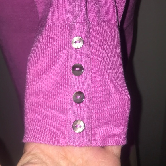 Isaac Mizrahi 3/4 sleeve pink sweater button trim - Picture 2 of 7